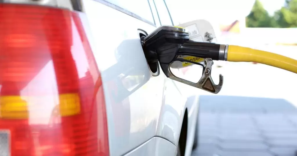 Creste pretul benzinei in 2021 impreuna cu restul carburantilor